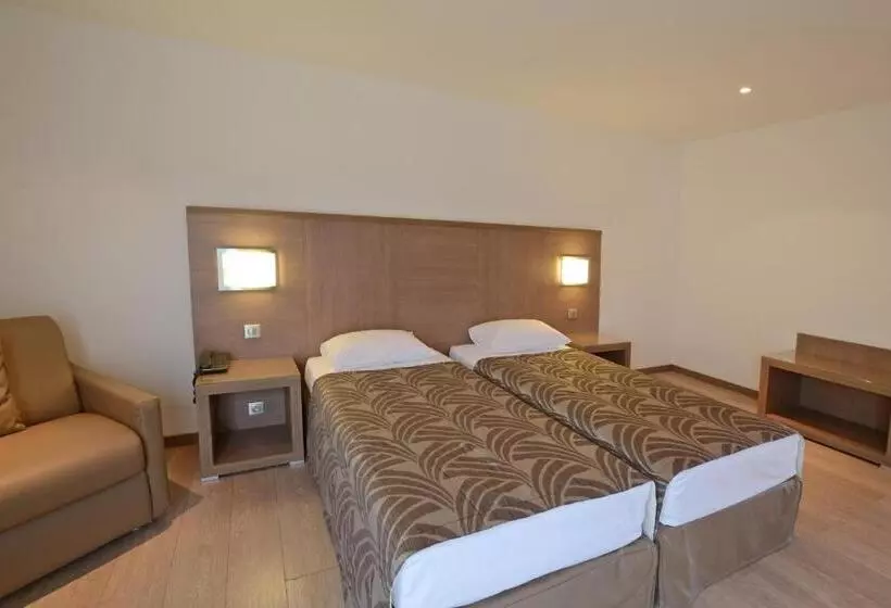 اتاق راحتی سه تخته, Calvi Hôtel