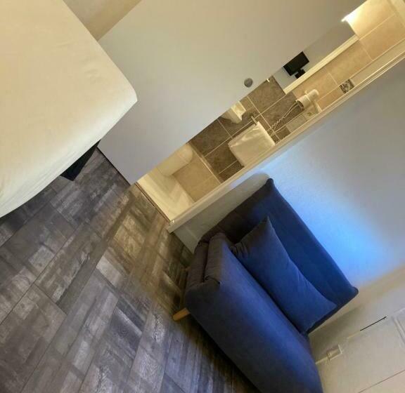 Семейный Номер, Hôtel De La Mer