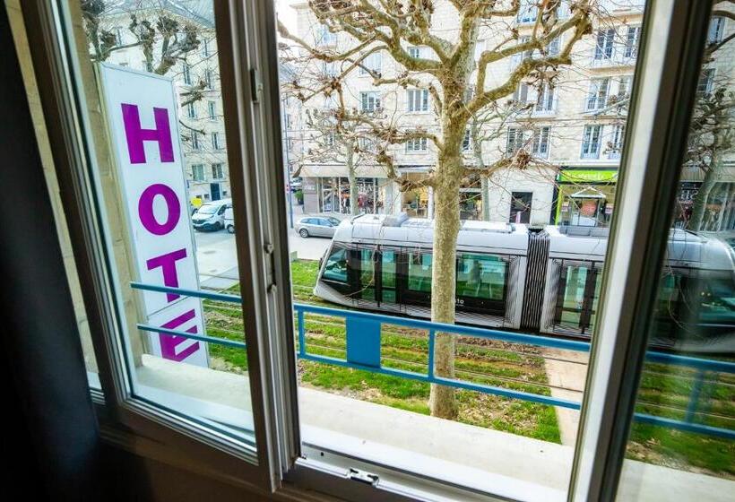 Номер Стандарт Трехместный, Logis Hotel Du Chateau