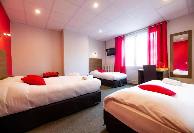 اتاق استاندارد چهار تخته, Logis Hotel Du Chateau