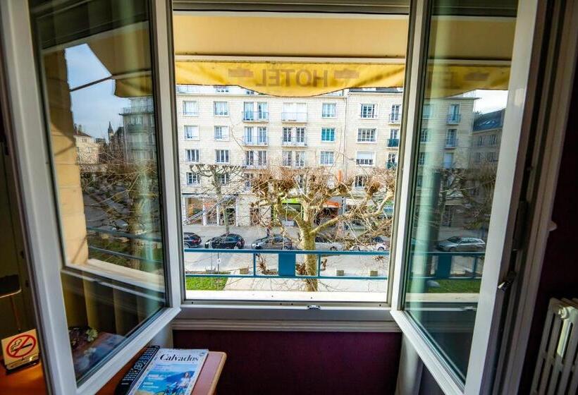 スタンダード４人部屋, Logis Hotel Du Chateau