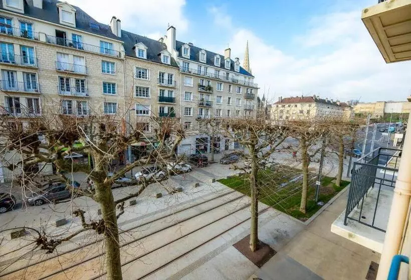 اتاق استاندارد چهار تخته, Logis Hotel Du Chateau