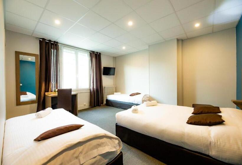 スタンダード４人部屋, Logis Hotel Du Chateau