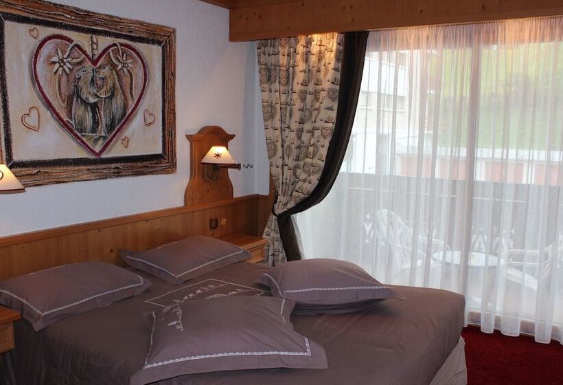 Четырехместный Номер Классик, Hôtel Macchi Restaurant & Spa