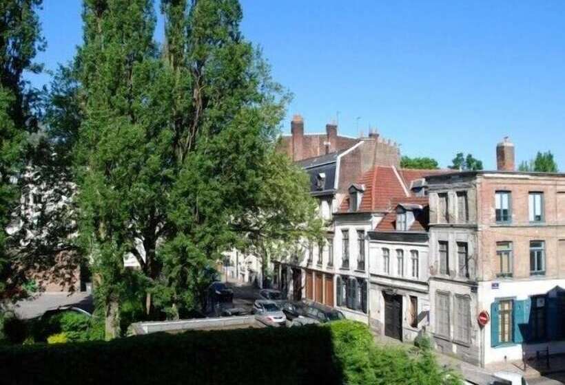 اتاق سوپریور, L Esplanade Lille