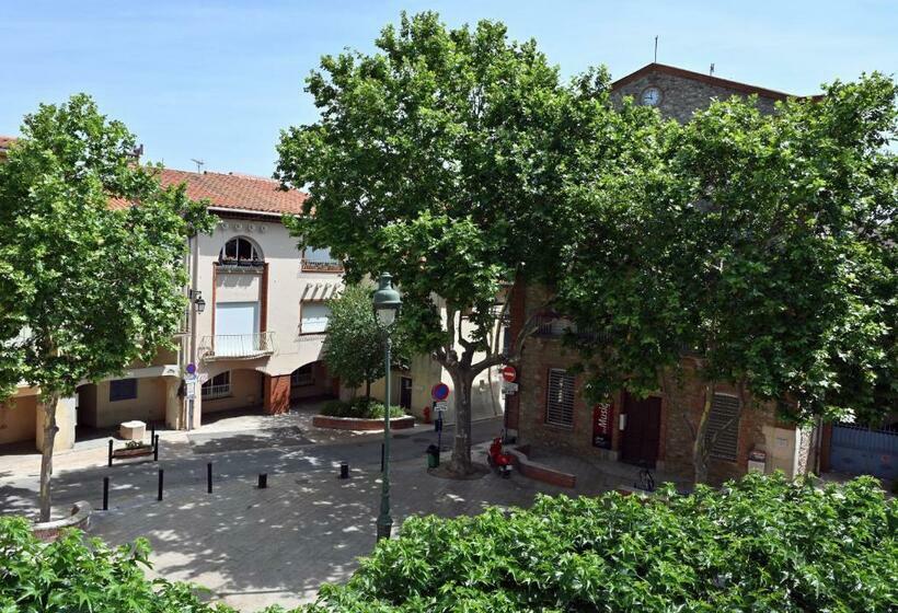 Habitació Estàndard, L'hostalet