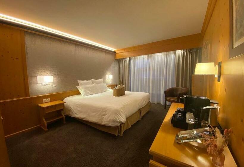 Четырехместный Номер Классик, Hôtel Macchi Restaurant & Spa