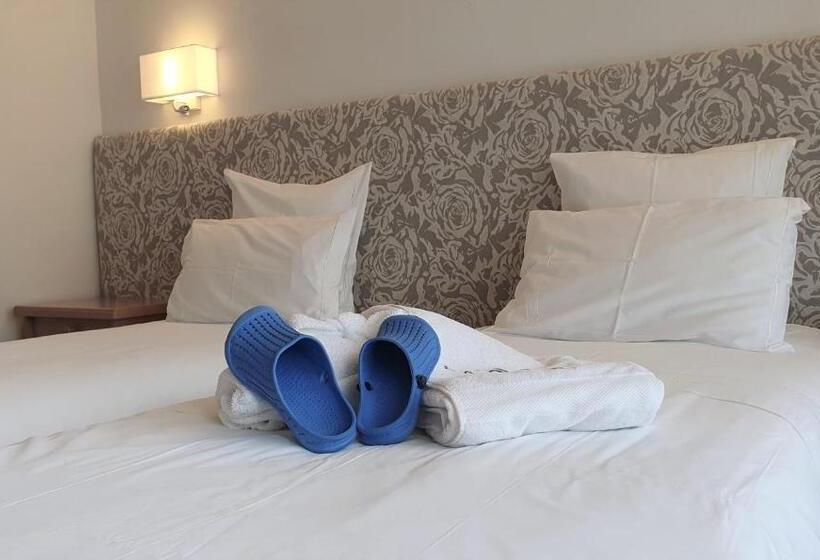 Семейный Номер, Hôtel Macchi Restaurant & Spa