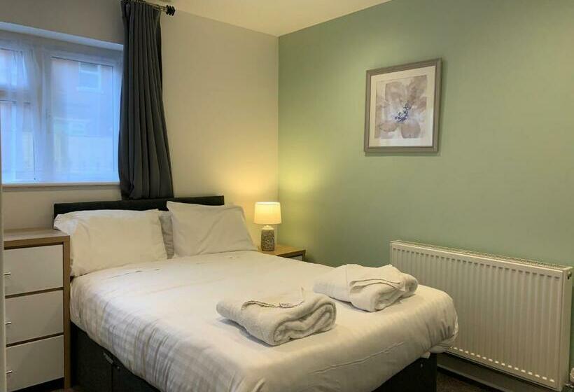 דירת שני חדרים, P&j