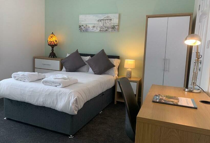 דירת שלושה חדרים, P&j