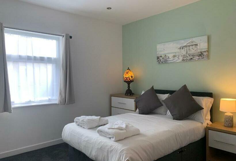 דירת שלושה חדרים, P&j