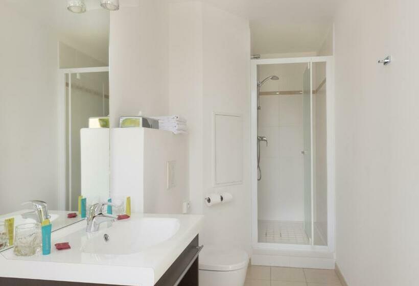 标准间, Plessis Parc