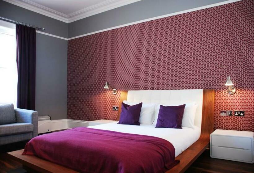 スーペリアールーム, Ravilious