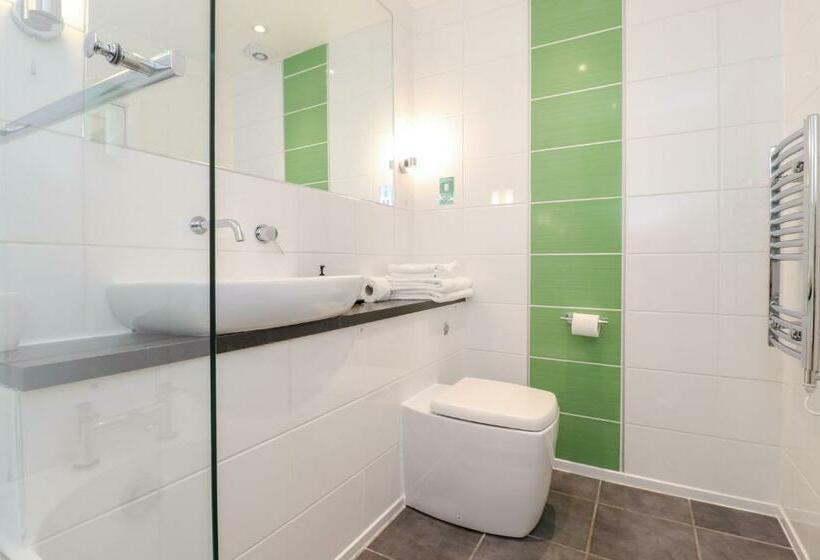 スーペリアールーム, Ravilious