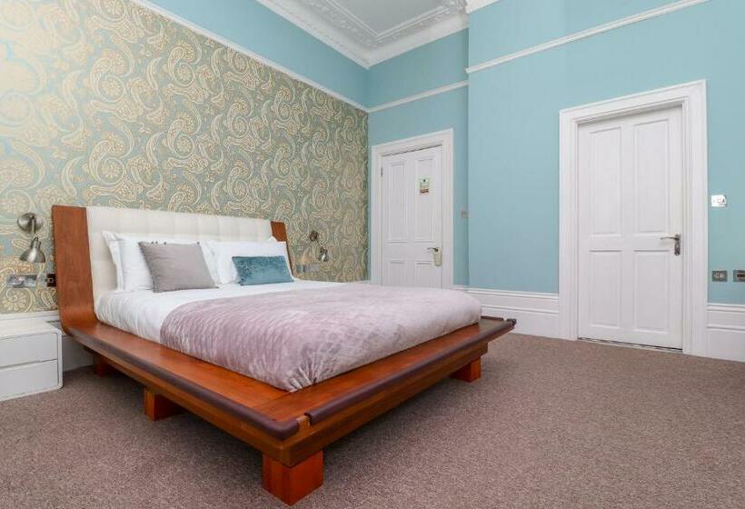 スーペリアールーム, Ravilious