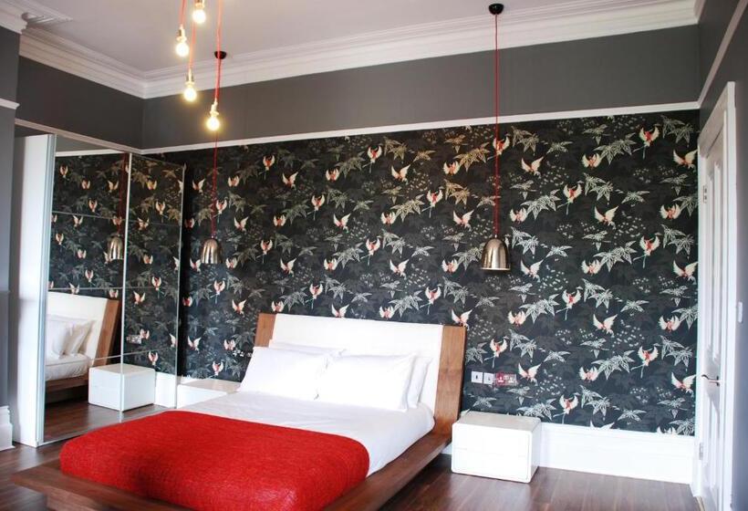 エクゼクティブルーム, Ravilious