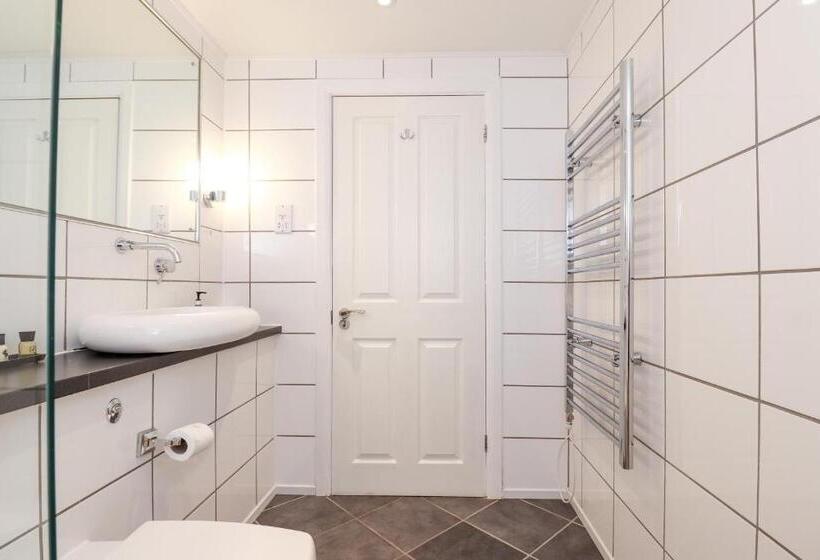 ペントハウスルーム, Ravilious