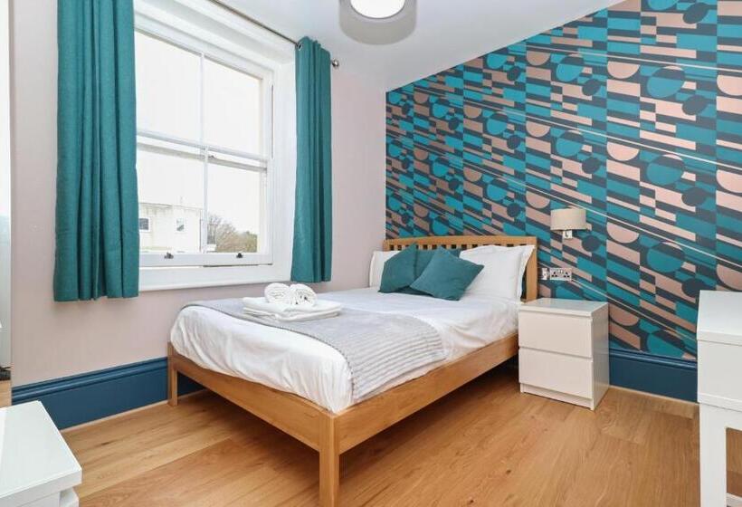 スーペリアシングルルーム, Ravilious