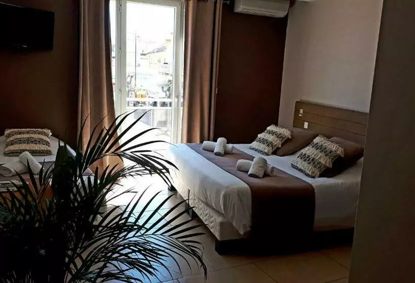 اتاق استاندارد سه نفره, Restaurant L Escale
