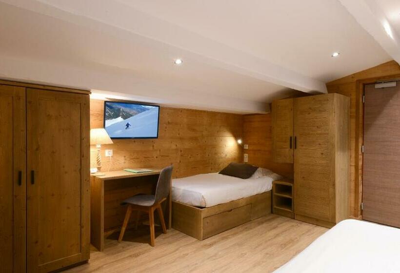 חדר סטנדרט לשלושה, & Restaurant Les Escondus