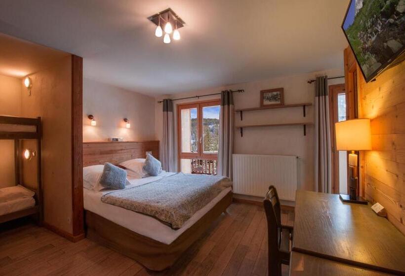 חדר סטנדרט לארבעה, & Restaurant Les Escondus