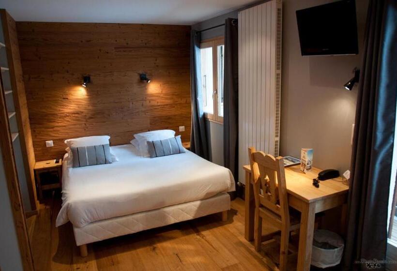 חדר סטנדרט לארבעה, & Restaurant Les Escondus