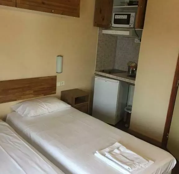 スタンダードスタジオ, Résidence Molière Hôtel Paris Montrouge
