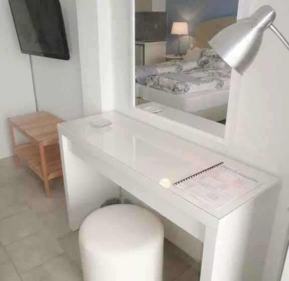 استودیو استاندارد با چشم‌انداز دریا, Seafront Studios And Apartments