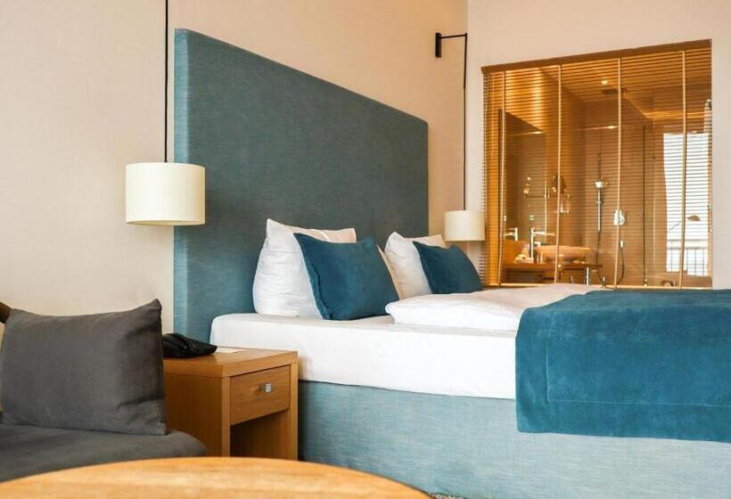 Номер Deluxe Вид на Море с Балконом, Seehuus Lifestyle