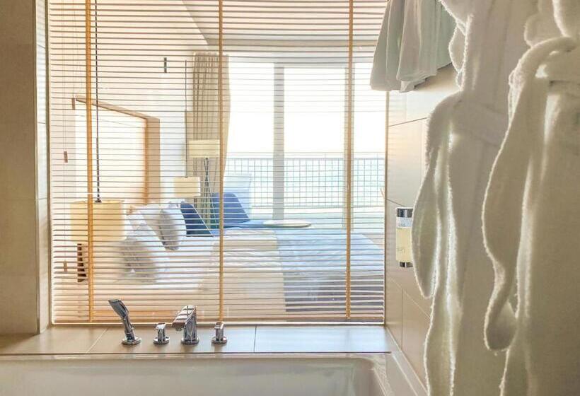 Номер Deluxe Вид на Море с Балконом, Seehuus Lifestyle