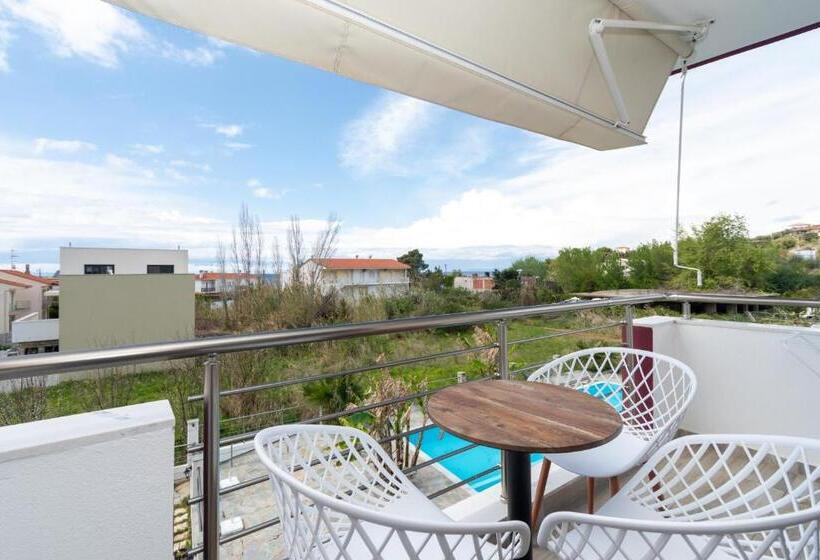 标准三人间, Star Paradise