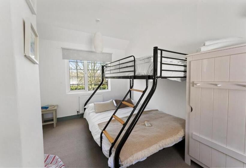 침실 4개 주택, The Rosevine