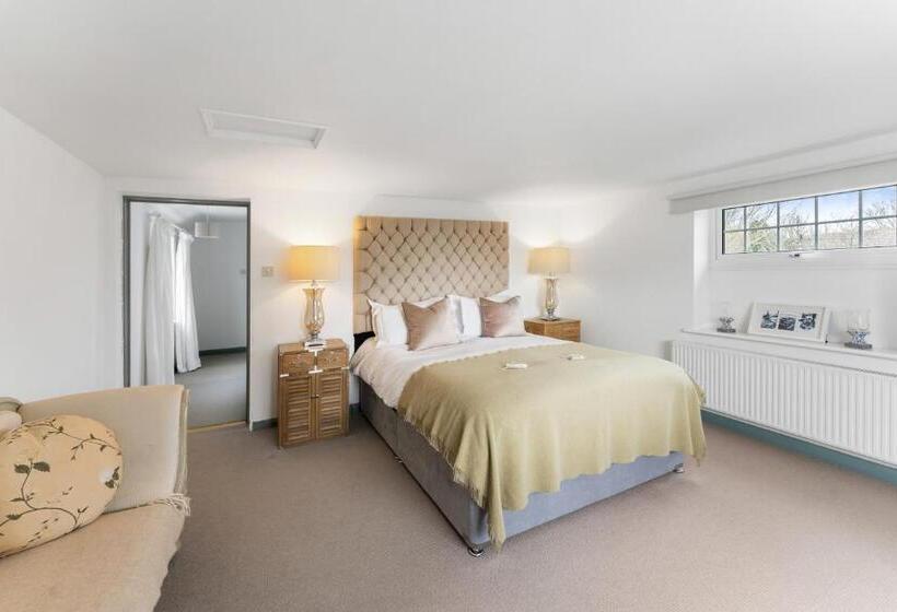 침실 4개 주택, The Rosevine