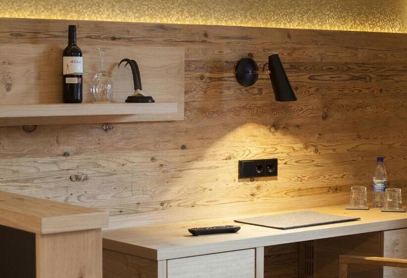 اتاق لوکس با بالکن, Boutique Hotel Gams