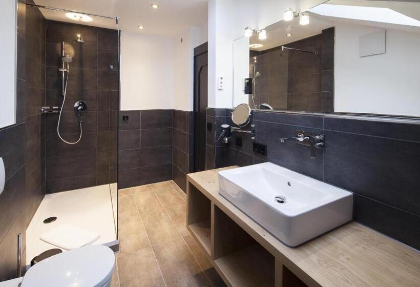 اتاق لوکس با بالکن, Boutique Hotel Gams