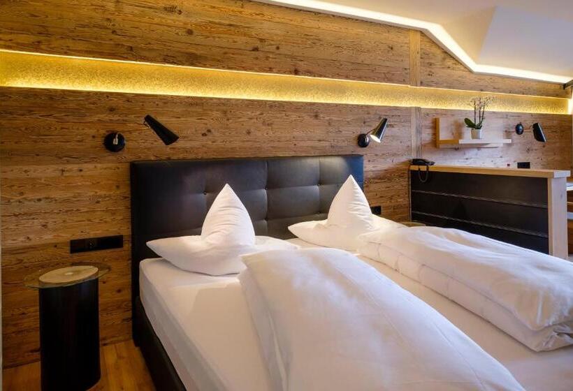 اتاق لوکس با بالکن, Boutique Hotel Gams