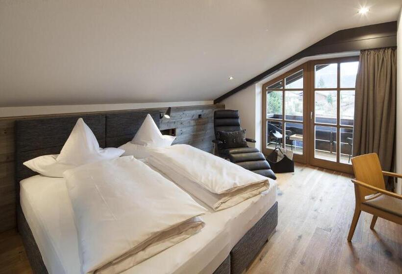 Classic room with balcony, Boutique Hotel Gams