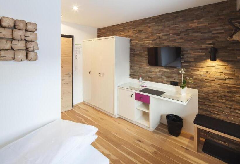 اتاق استاندارد یک نفره, Boutique Hotel Gams