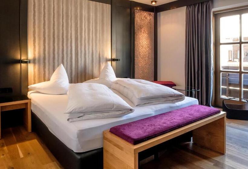 Classic room with balcony, Boutique Hotel Gams