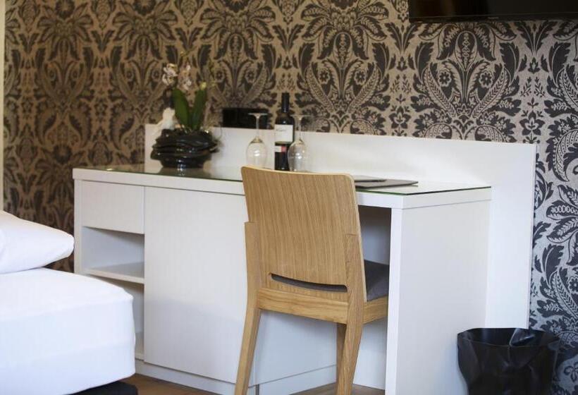 اتاق لوکس با بالکن, Boutique Hotel Gams