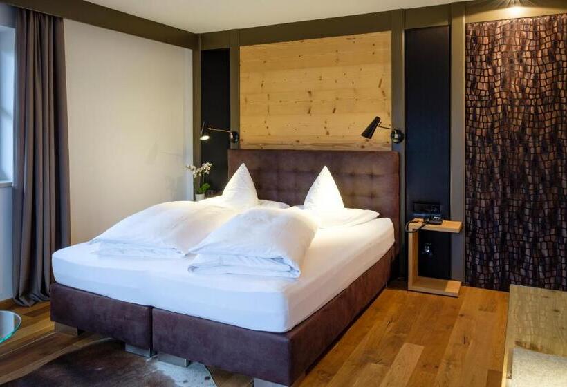 اتاق لوکس با بالکن, Boutique Hotel Gams