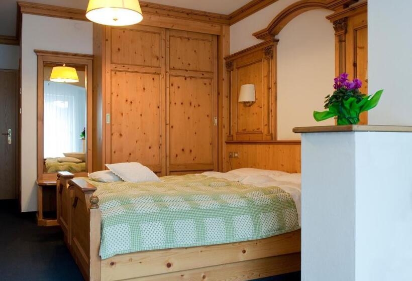 Mini Suite, Alaska