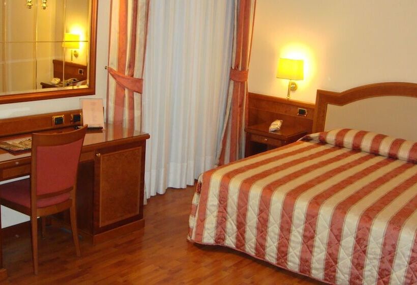 Номер Стандарт, Albergo Corona