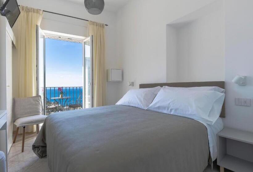 اتاق استاندارد با بالکن و چشمانداز دریا, Albergo La Prora