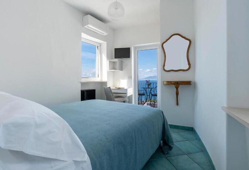 اتاق استاندارد با بالکن و چشمانداز دریا, Albergo La Prora