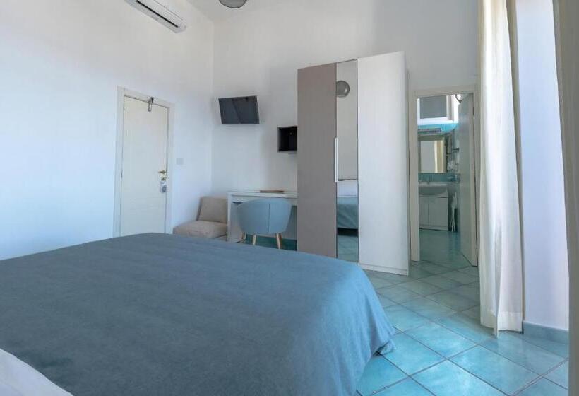 اتاق لوکس, Albergo La Prora