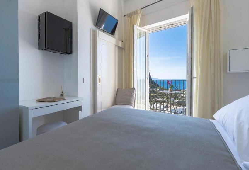 اتاق استاندارد با بالکن و چشمانداز دریا, Albergo La Prora