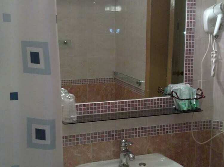 四人标准间, Aldebaran