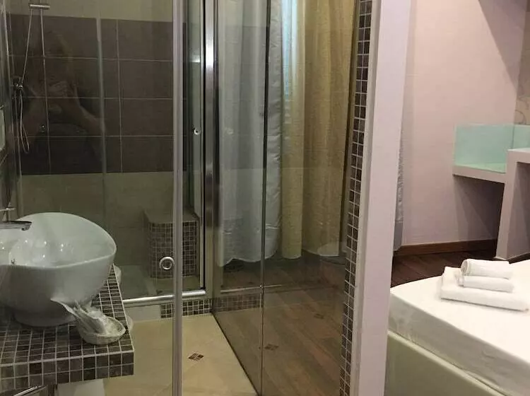 اتاق استاندارد چهار تخته, Antico Hotel Moderno