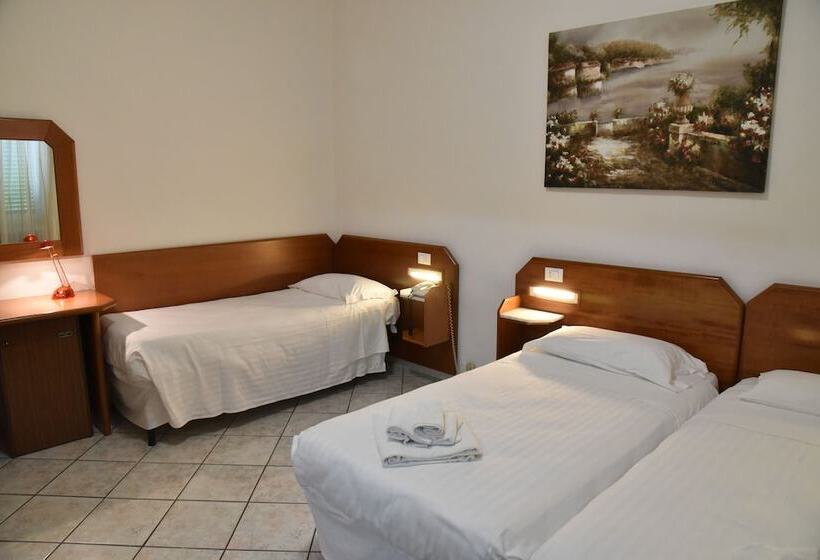 4인용 스탠다드 룸, Antico Hotel Moderno